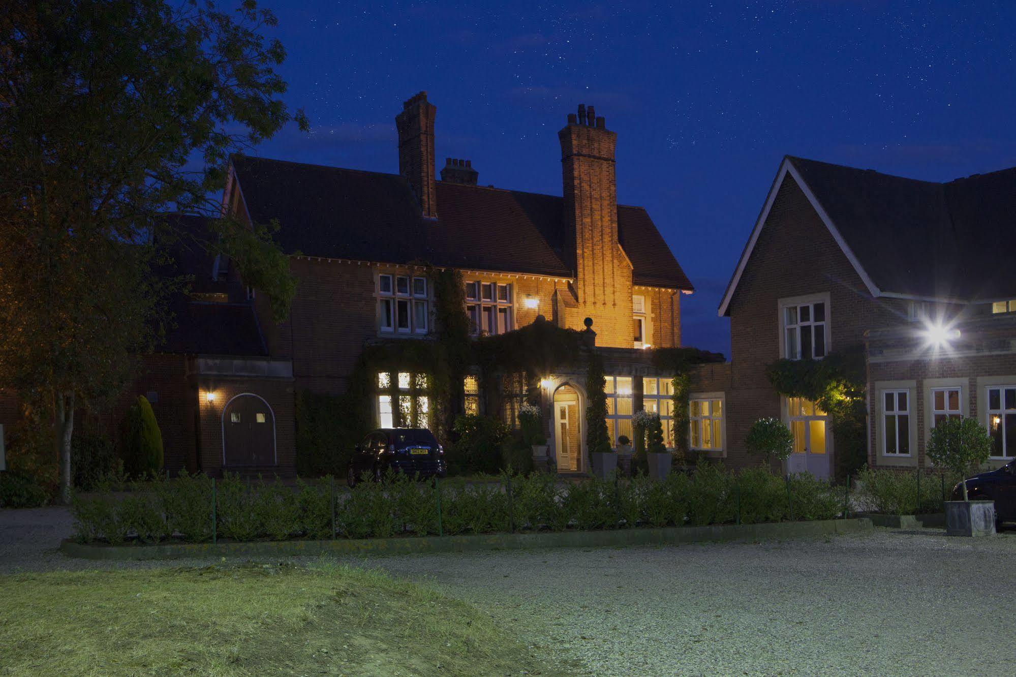 Pontlands Park Hotel Chelmsford Exterior photo